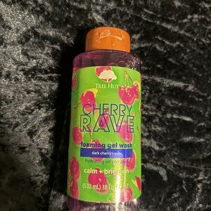 Tree Hut Cherry Rave Foaming Gel Wash - Vibrant Purple and Orange